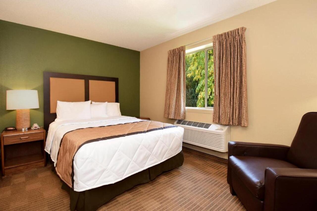 Extended Stay America Suites - Raleigh - Cary - Harrison Ave Zewnętrze zdjęcie