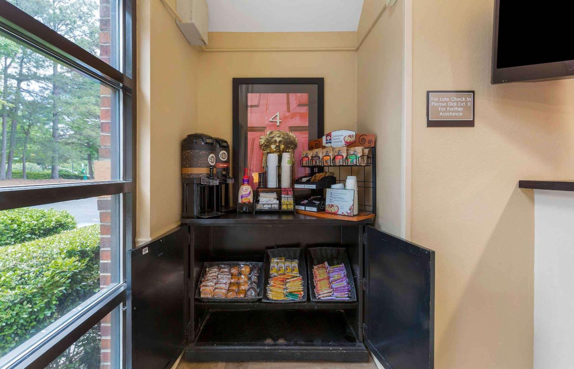 Extended Stay America Suites - Raleigh - Cary - Harrison Ave Zewnętrze zdjęcie