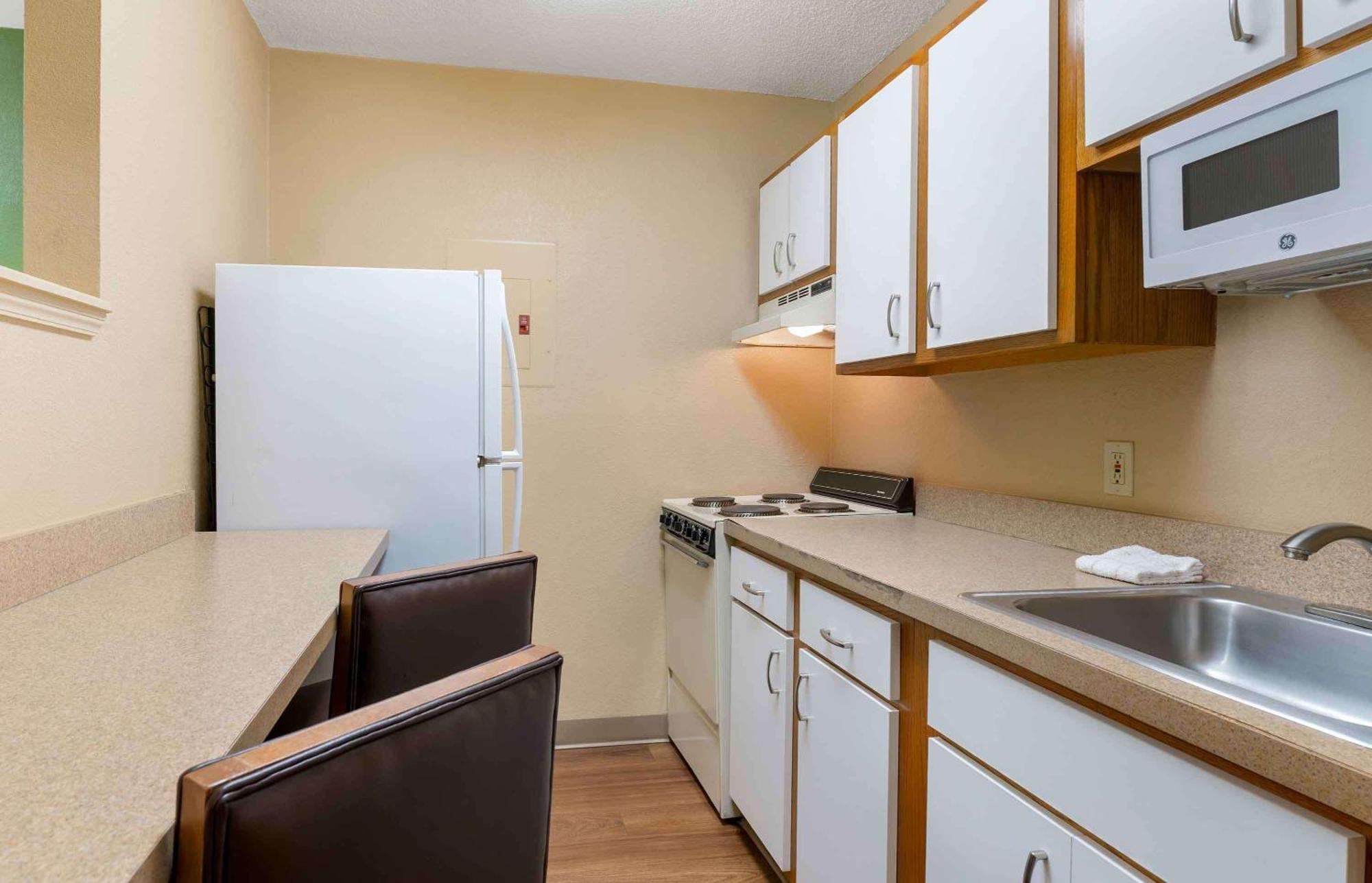 Extended Stay America Suites - Raleigh - Cary - Harrison Ave Zewnętrze zdjęcie