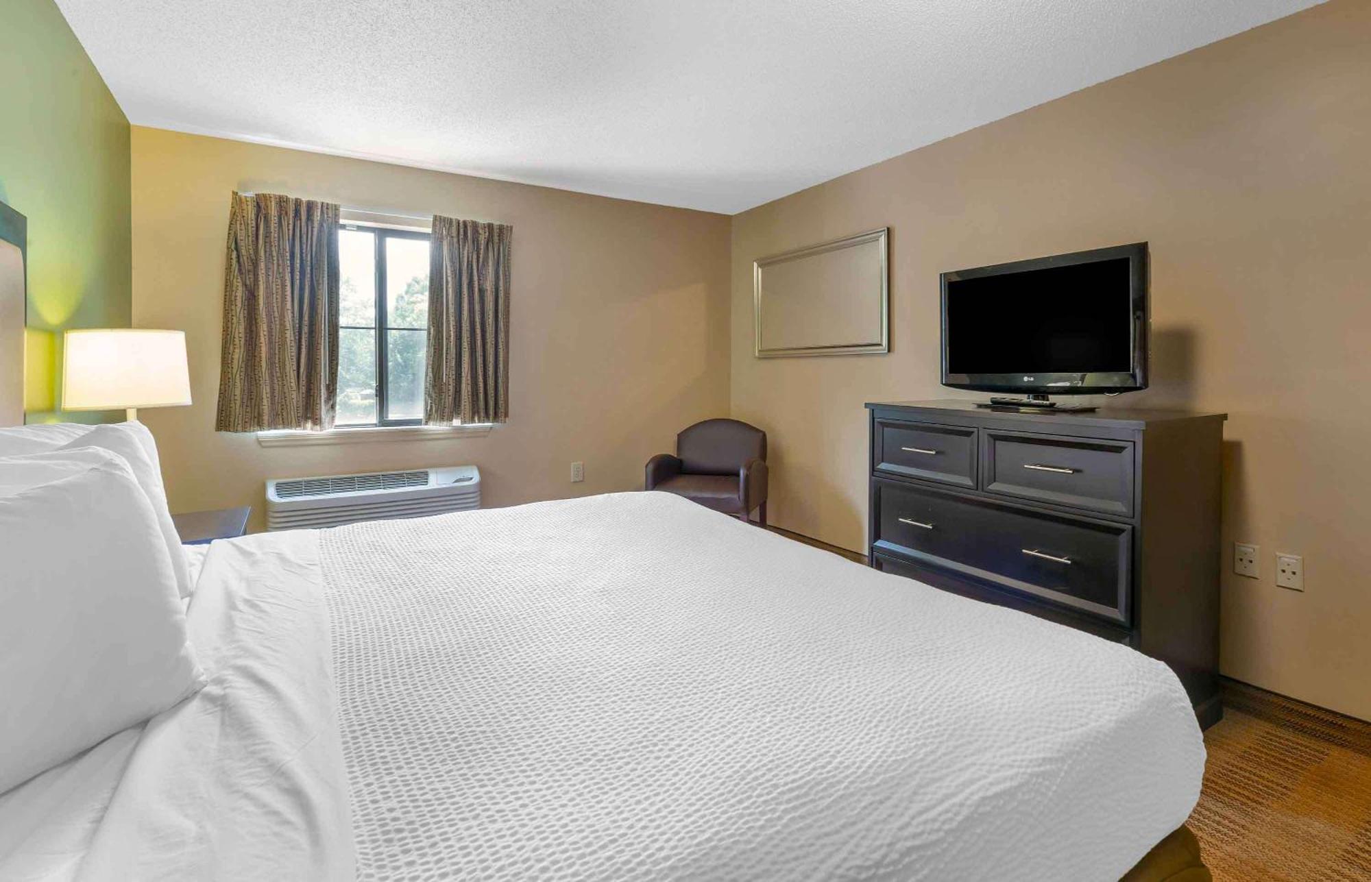Extended Stay America Suites - Raleigh - Cary - Harrison Ave Zewnętrze zdjęcie
