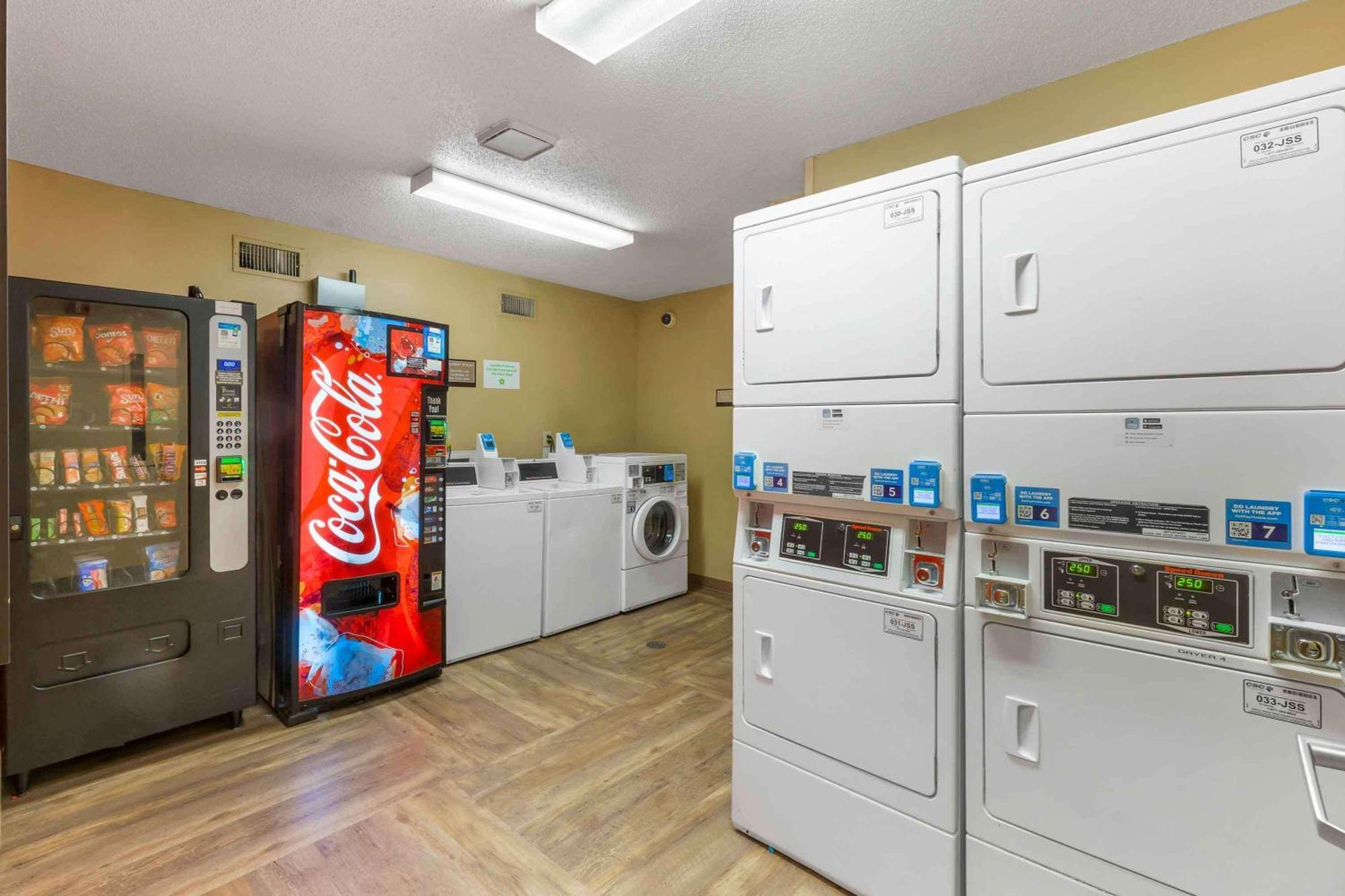 Extended Stay America Suites - Raleigh - Cary - Harrison Ave Zewnętrze zdjęcie