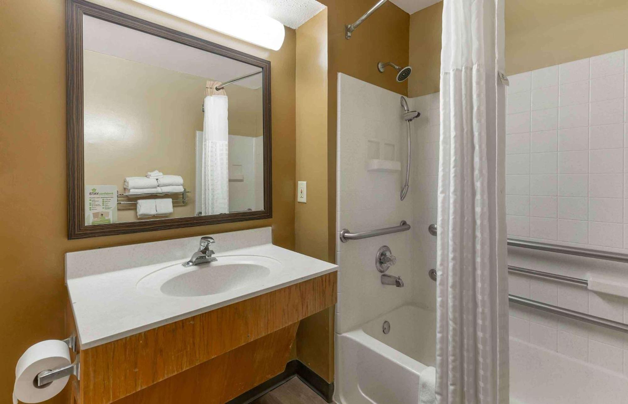 Extended Stay America Suites - Raleigh - Cary - Harrison Ave Zewnętrze zdjęcie