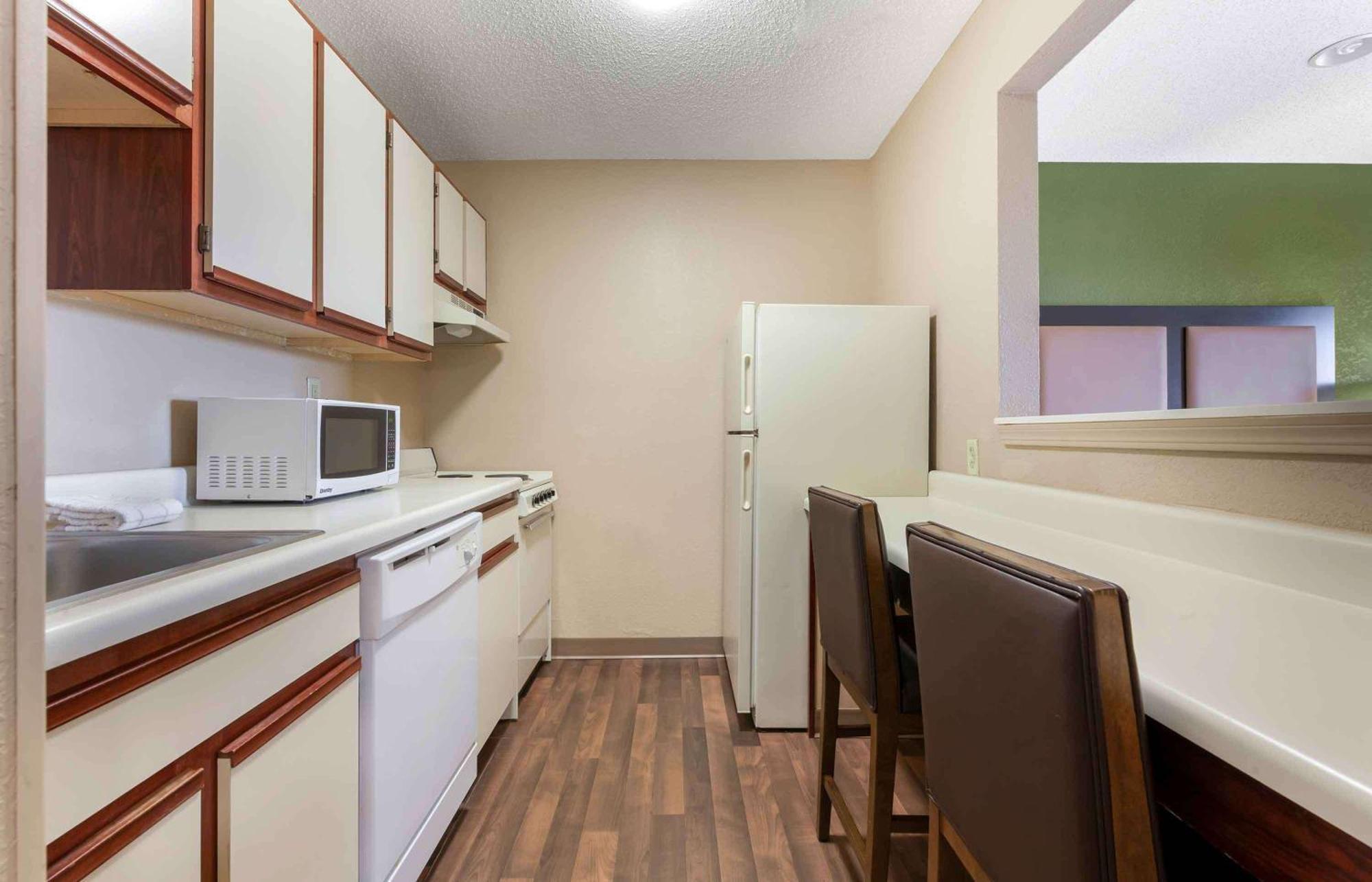 Extended Stay America Suites - Raleigh - Cary - Harrison Ave Zewnętrze zdjęcie