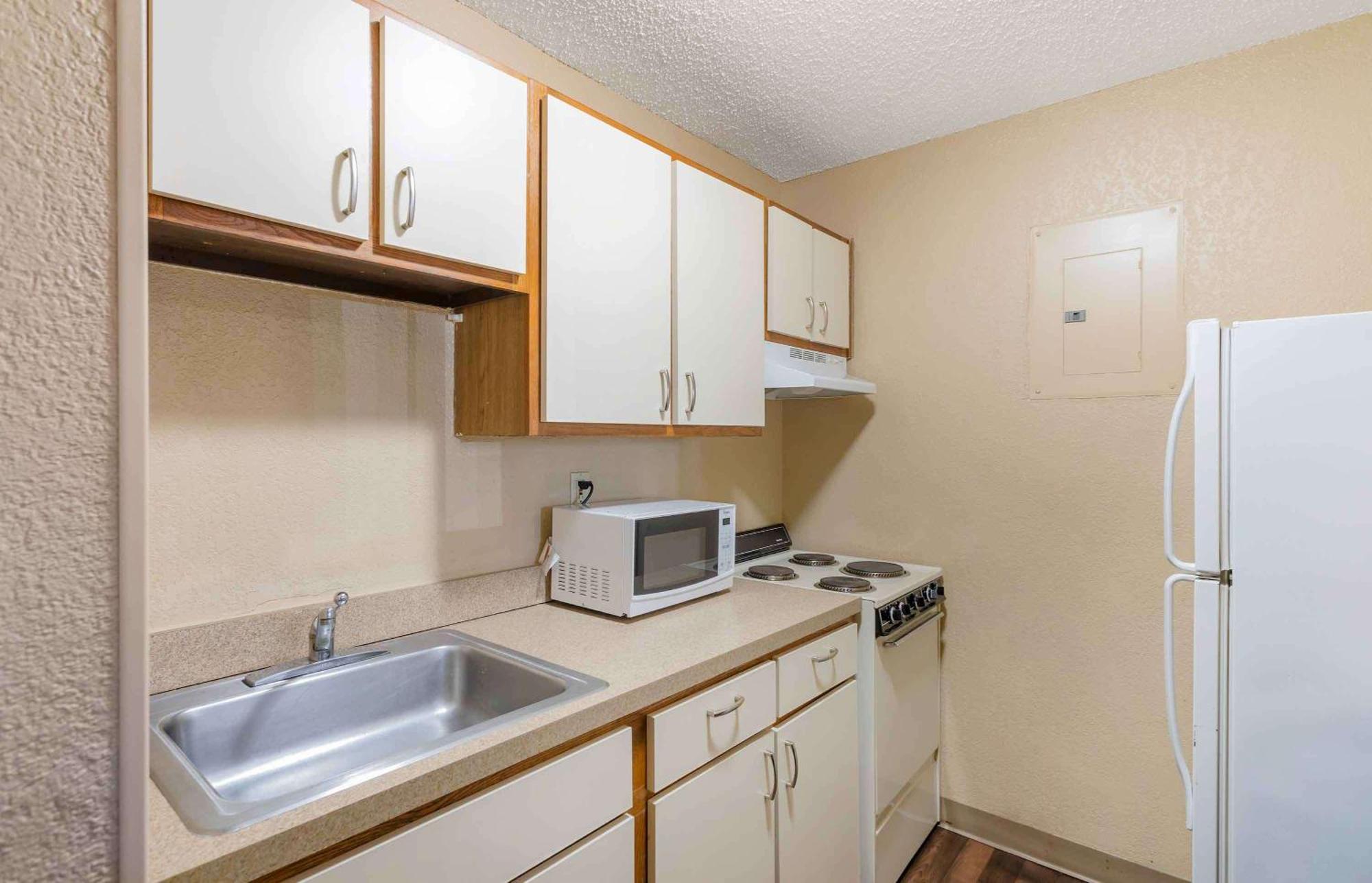 Extended Stay America Suites - Raleigh - Cary - Harrison Ave Zewnętrze zdjęcie