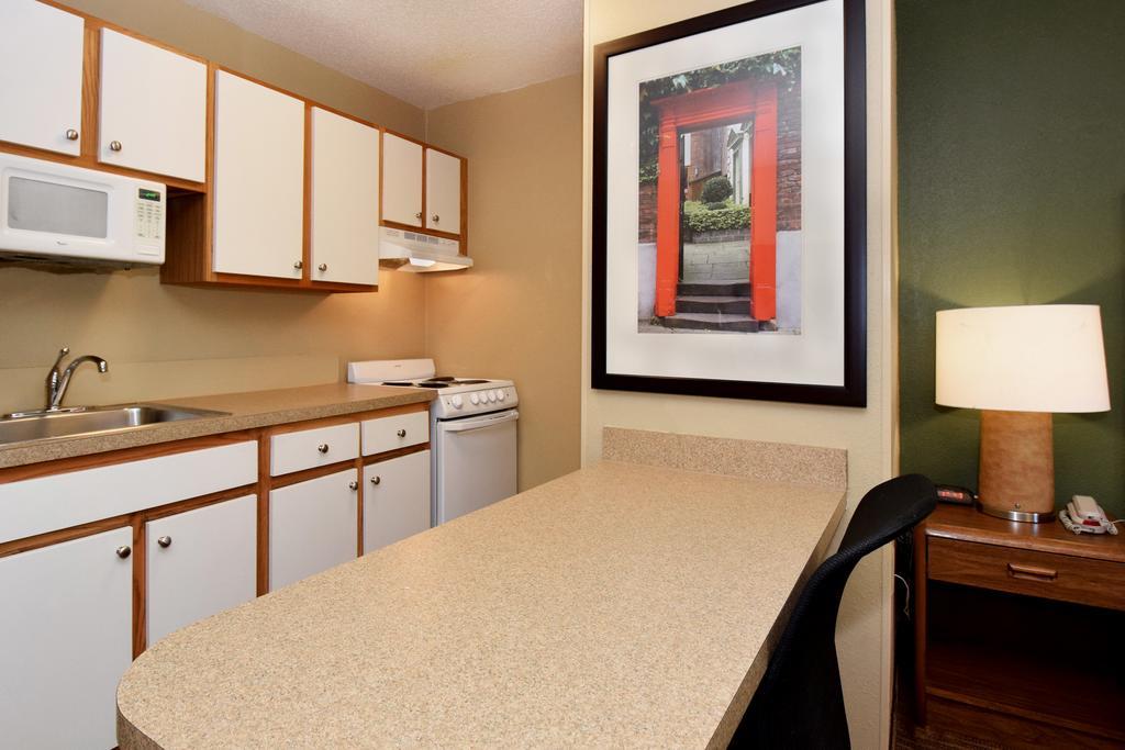Extended Stay America Suites - Raleigh - Cary - Harrison Ave Zewnętrze zdjęcie