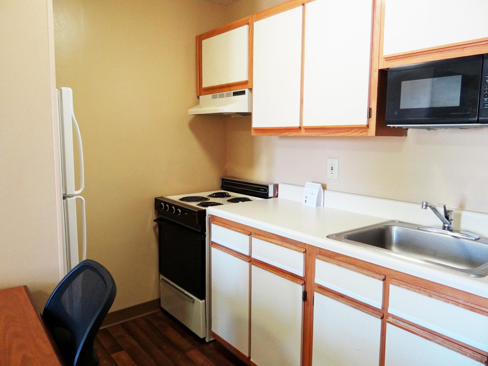 Extended Stay America Suites - Raleigh - Cary - Harrison Ave Zewnętrze zdjęcie