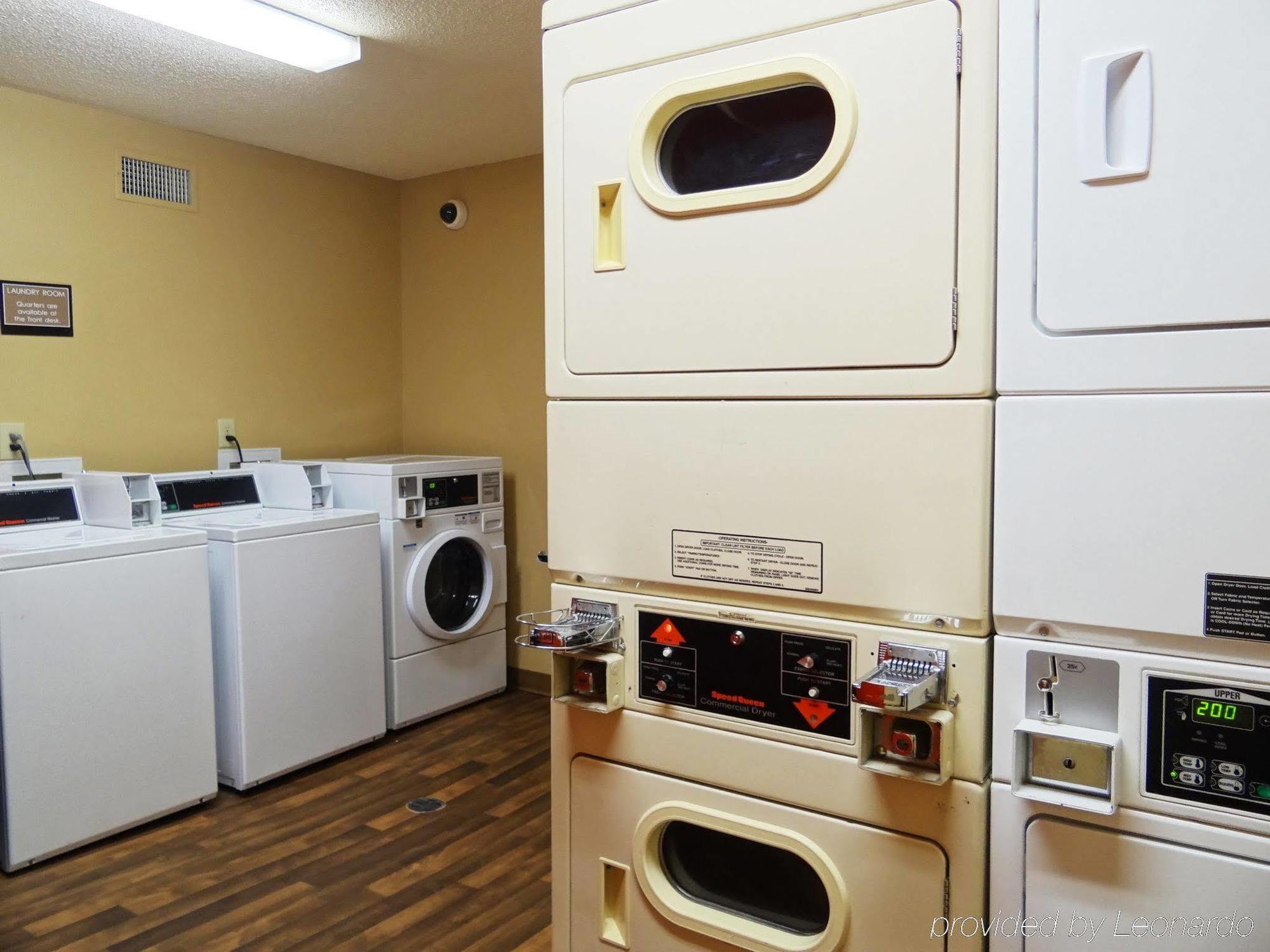Extended Stay America Suites - Raleigh - Cary - Harrison Ave Zewnętrze zdjęcie